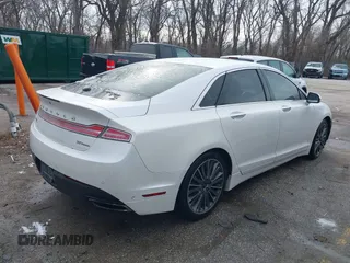 2013 Lincoln MKZ z VIN 3LN6L2G97DR823270, wystawiony jako IAAI lot #41746880 z przebiegiem 225 618 mil mil oraz . Historia ofert i sprzedaży dostępna na DreamBid. Obrazek 4.