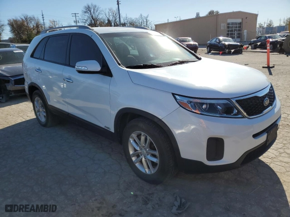 2015 Kia Sorento LX with VIN 5XYKTDA75FG605833, listed as a Copart auction lot 81845534 with 135,663 mi miles and Clean Title. Bid and sale history available at carsss.com. Image 4.