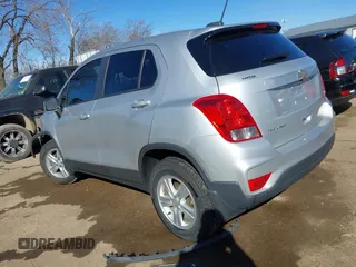 2019 Chevrolet Trax LS with VIN 3GNCJNSB5KL196519, listed as a IAAI auction lot 41686357 with 117,162 mi miles. Bid and sale history available at carsss.com. Image 3.