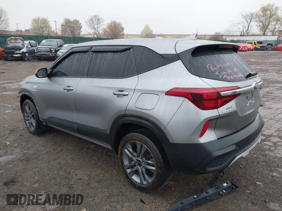 2021 Kia Seltos LX with VIN KNDEPCAA0M7116645, listed as a IAAI auction lot 41924361 with 53,778 mi miles. Bid and sale history available at carsss.com. Image 3.
