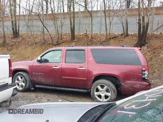 2008 Chevrolet Suburban LTZ with VIN 1GNFK16368R200844, listed as a IAAI auction lot 41722464 with 381,802 mi miles. Bid and sale history available at carsss.com. Image 15.