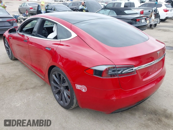 2019 Tesla Model S 100D z VIN 5YJSA1E46KF332066, wystawiony jako IAAI lot #42189828 z przebiegiem 55 751 mil mil oraz . Historia ofert i sprzedaży dostępna na DreamBid. Obrazek 3.