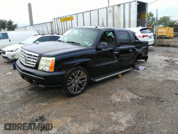 2005 Cadillac Escalade EXT z VIN 3GYEK62N65G162191, wystawiony jako IAAI lot #40421755 z przebiegiem 119 628 mil mil oraz . Historia ofert i sprzedaży dostępna na DreamBid. Obrazek 2.