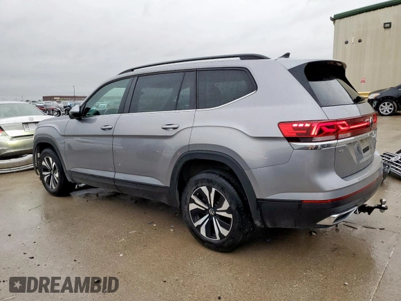 2024 Volkswagen Atlas SE z VIN 1V2DR2CA1RC527966, wystawiony jako Copart lot #55614245 z przebiegiem 38 734 mil mil oraz Szkoda całkowita • Salvage title. Historia ofert i sprzedaży dostępna na DreamBid. Obrazek 2.