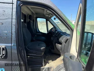 2014 Ram ProMaster Cargo with VIN 3C6URVHG4EE122713, listed as a Copart auction lot 53986395 with 304,967 mi miles and Clean Title. Bid and sale history available at carsss.com. Image 5.