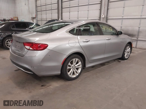 2015 Chrysler 200 Limited with VIN 1C3CCCAB1FN534985, listed as a IAAI auction lot 41914112 with 168,252 mi miles. Bid and sale history available at carsss.com. Image 4.