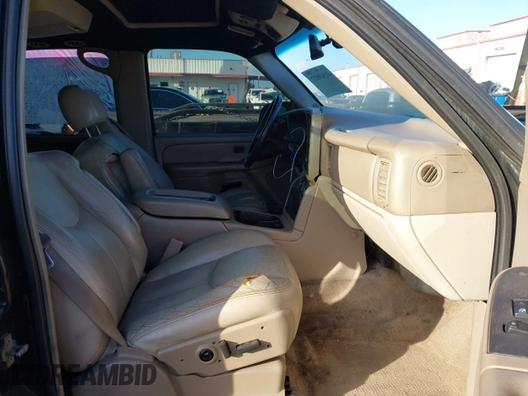 2004 Chevrolet Tahoe LS with VIN 1GNEC13TX4R282908, listed as a IAAI auction lot 41563027 with 1 mi miles. Bid and sale history available at carsss.com. Image 5.