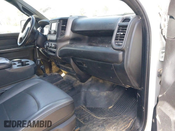 2022 Ram 2500 Tradesman with VIN 3C6UR5CJ6NG203221, listed as a IAAI auction lot 42005686 with 132,446 mi miles. Bid and sale history available at carsss.com. Image 5.