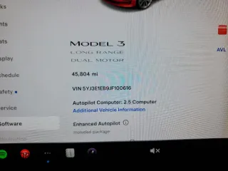 2018 Tesla Model 3 Long Range Battery z VIN 5YJ3E1EB9JF100616, wystawiony jako Copart lot #47430685 z przebiegiem 45 804 mil mil oraz Szkody całkowita. Historia ofert i sprzedaży dostępna na DreamBid. Obrazek 9.