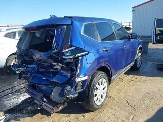 2017 Nissan Rogue S with VIN KNMAT2MV8HP586379, listed as a IAAI auction lot 41625476 with 60,762 mi miles. Bid and sale history available at carsss.com. Image 4.