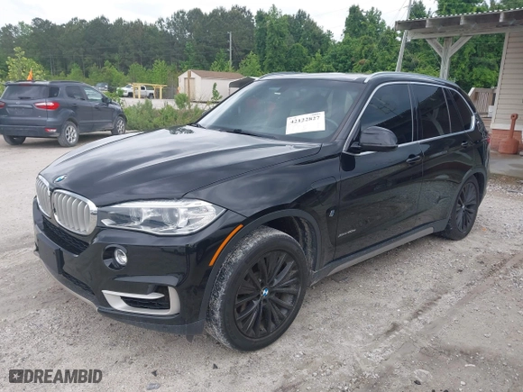 2017 BMW X5 xDrive40e iPerformance with VIN 5UXKT0C30H0V95867, listed as a IAAI auction lot 42122827 with 84,271 mi miles. Bid and sale history available at carsss.com. Image 17.