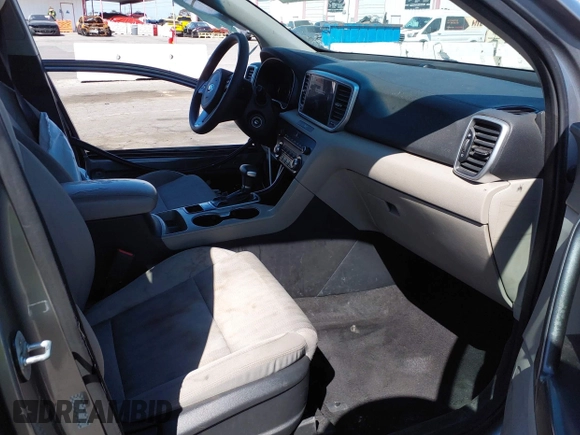 2020 Kia Sportage LX with VIN KNDPM3AC5L7759283, listed as a IAAI auction lot 41901056 with 71,123 mi miles and . Bid and sale history available at carsss.com. Image 5.