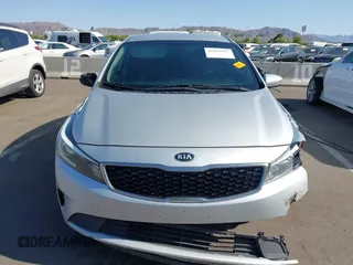 2017 Kia Forte LX z VIN 3KPFK4A71HE064591, wystawiony jako IAAI lot #42425957 z przebiegiem 161 494 mil mil oraz . Historia ofert i sprzedaży dostępna na DreamBid. Obrazek 12.