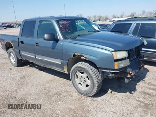 2006 Chevrolet Silverado 1500 LT1 with VIN 2GCEK13T961173184, listed as a IAAI auction lot 41864254 with 700,443 mi miles. Bid and sale history available at carsss.com. Image 1.