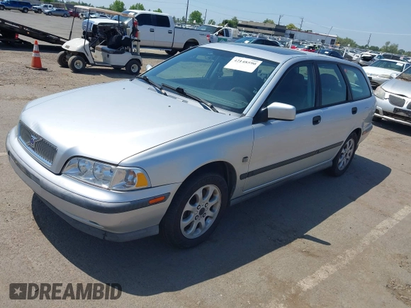 2000 Volvo V40 z VIN YV1VW2551YF537693, wystawiony jako IAAI lot #42148590 z przebiegiem 162 726 mil mil oraz . Historia ofert i sprzedaży dostępna na DreamBid. Obrazek 2.