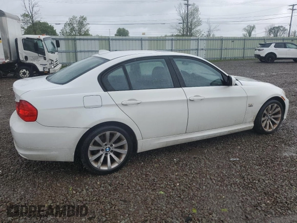 2011 BMW 3 Series 328i xDrive z VIN WBAPK5G59BNN79984, wystawiony jako Copart lot #57904565 z przebiegiem 134 832 mil mil oraz Czysty tytuł • Clean title. Historia ofert i sprzedaży dostępna na DreamBid. Obrazek 3.