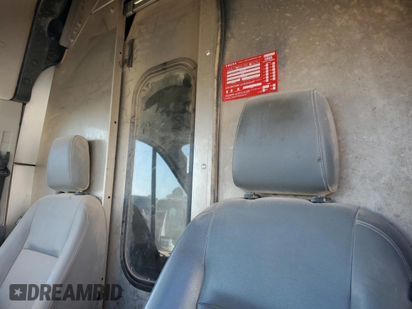 2019 Ford Transit Cargo с VIN 1FTBW3XG7KKA00399, выставлен на аукционе Copart как лот 57428165 с пробегом Не указан миль и Списание • Salvage title. История ставок и продаж доступна на DreamBid. Изображение 10.