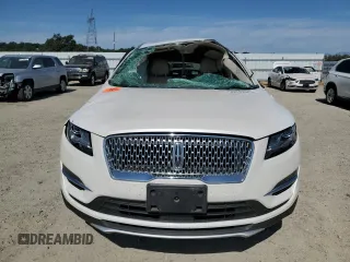 2019 Lincoln MKC Select with VIN 5LMCJ2C99KUL02603, listed as a Copart auction lot 60930025 with 70,157 mi miles and Non repairable. Bid and sale history available at DreamBid. Image 5.