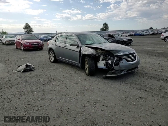2012 Chrysler 200 Touring z VIN 1C3CCBBB1CN124689, wystawiony jako Copart lot #58743715 z przebiegiem 171 379 mil mil oraz Szkoda całkowita • Salvage title. Historia ofert i sprzedaży dostępna na DreamBid. Obrazek 13.