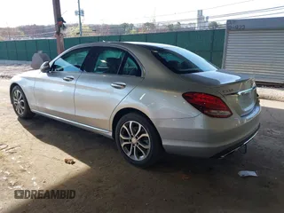 2016 Mercedes-Benz C 300 z VIN 55SWF4JB5GU176844, wystawiony jako IAAI lot #42049446 z przebiegiem 63 801 mil mil oraz . Historia ofert i sprzedaży dostępna na DreamBid. Obrazek 3.