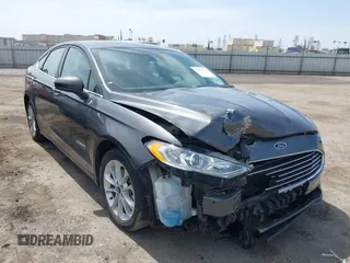 2019 Ford Fusion SE with VIN 3FA6P0LU3KR174108, listed as a IAAI auction lot 42094264 with 87,700 mi miles. Bid and sale history available at carsss.com. Image 1.