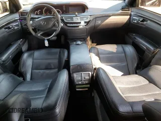 2012 Mercedes-Benz S 63 AMG z VIN WDDNG7EB5CA489259, wystawiony jako Copart lot #73307794 z przebiegiem 191 367 mil mil oraz Szkoda całkowita • Salvage title. Historia ofert i sprzedaży dostępna na DreamBid. Obrazek 8.