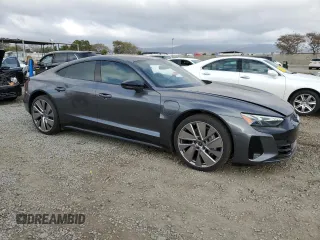 2022 Audi e-tron GT Prestige z VIN WAUEJBFW9N7004649, wystawiony jako Copart lot #45607895 z przebiegiem 29 616 mil mil oraz Szkody całkowita. Historia ofert i sprzedaży dostępna na DreamBid. Obrazek 4.