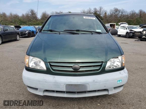 2002 Toyota Sienna LE with VIN 4T3ZF13C52U496378, listed as a Copart auction lot 64491614 with 176,441 mi miles and Clean Title. Bid and sale history available at carsss.com. Image 5.