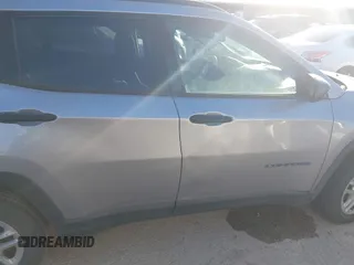 2018 Jeep Compass Sport with VIN 3C4NJCAB0JT124875, listed as a IAAI auction lot 41809953 with 136,018 mi miles. Bid and sale history available at carsss.com. Image 13.