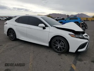 2024 Toyota Camry SE with VIN 4T1G11AK3RU844763, listed as a Copart auction lot 86654084 with 9,822 mi miles and Salvage Title. Bid and sale history available at carsss.com. Image 4.