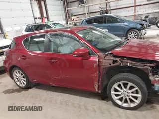 2011 Lexus CT 200h z VIN JTHKD5BH6B2042420, wystawiony jako IAAI lot #41700918 z przebiegiem 131 348 mil mil oraz . Historia ofert i sprzedaży dostępna na DreamBid. Obrazek 13.