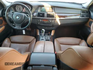 2014 BMW X6 xDrive35i with VIN 5UXFG2C52E0H09997, listed as a Copart auction lot 88328005 with 164,386 mi miles and Salvage Title. Bid and sale history available at carsss.com. Image 8.