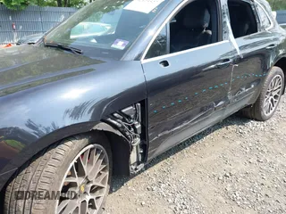 2015 Porsche Macan S with VIN WP1AB2A5XFLB63720, listed as a IAAI auction lot 42423527 with 118,636 mi miles and . Bid and sale history available at DreamBid. Image 6.