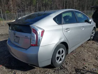 2013 Toyota Prius One with VIN JTDKN3DU4D5626877, listed as a IAAI auction lot 41731615 with 137,394 mi miles. Bid and sale history available at carsss.com. Image 4.