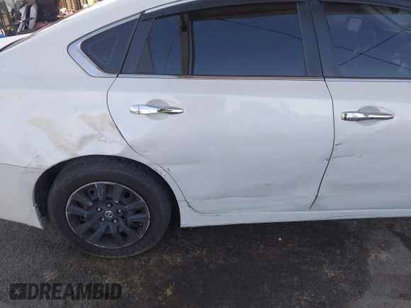 2015 Nissan Altima 2.5 S with VIN 1N4AL3AP6FC228428, listed as a IAAI auction lot 41966303 with 118,706 mi miles. Bid and sale history available at carsss.com. Image 6.