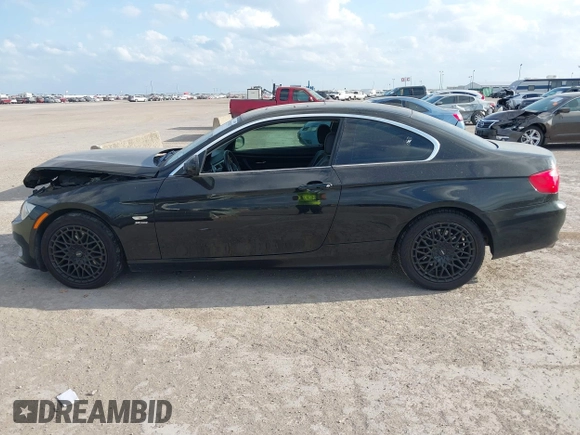 2013 BMW 3 Series 328i xDrive with VIN WBAKF3C56DJ385545, listed as a IAAI auction lot 40735031 with 156,826 mi miles. Bid and sale history available at carsss.com. Image 14.