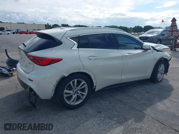 2018 Infiniti QX30 Pure with VIN SJKCH5CPXJA041661, listed as a IAAI auction lot 40614515 with 109,490 mi miles and . Bid and sale history available at DreamBid. Image 4.