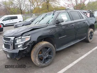 2018 Chevrolet Suburban LT z VIN 1GNSKHKC7JR382685, wystawiony jako IAAI lot #42077286 z przebiegiem 137 206 mil mil oraz . Historia ofert i sprzedaży dostępna na DreamBid. Obrazek 2.