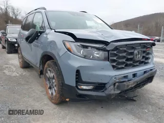 2022 Honda Passport TrailSport with VIN 5FNYF8H61NB018170, listed as a IAAI auction lot 41503190 with 21,469 mi miles and . Bid and sale history available at DreamBid. Image 6.
