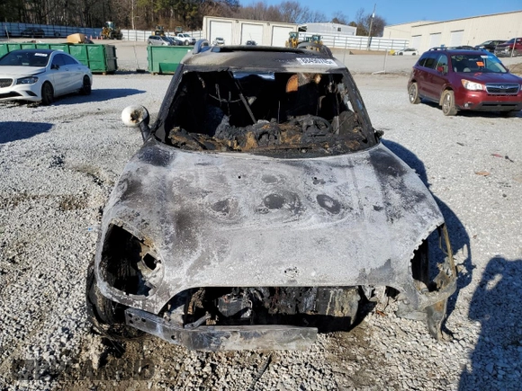 2018 MINI Countryman Cooper with VIN WMZYV5C3XJ3E02716, listed as a Copart auction lot 88490745 with 0 mi miles and Non Repairable. Bid and sale history available at carsss.com. Image 5.