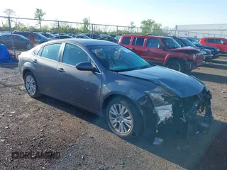 2009 Mazda 6 i Touring with VIN 1YVHP82A895M28041, listed as a IAAI auction lot 42151899 with 91,929 mi miles. Bid and sale history available at carsss.com. Image 1.