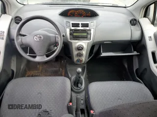 2010 Toyota Yaris z VIN JTDJT4K31A5301682, wystawiony jako Copart lot #47076115 z przebiegiem 153 663 mil mil oraz Czysty tytuł • Clean title. Historia ofert i sprzedaży dostępna na DreamBid. Obrazek 8.