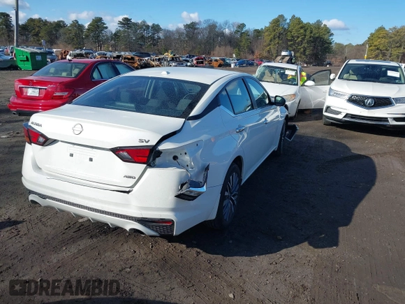 2024 Nissan Altima 2.5 SV with VIN 1N4BL4DW3RN403305, listed as a IAAI auction lot 41683038 with 8,670 mi miles. Bid and sale history available at carsss.com. Image 4.