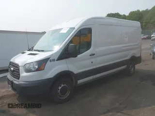 2018 Ford Transit z VIN 1FTYR2CM5JKA24044, wystawiony jako IAAI lot #42422667 z przebiegiem 279 853 mil mil oraz . Historia ofert i sprzedaży dostępna na DreamBid. Obrazek 2.