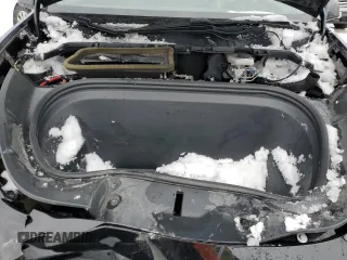 2021 Tesla Model Y Long Range z VIN 5YJYGDEE6MF089008, wystawiony jako Copart lot #45304715 z przebiegiem 140 761 mil mil oraz Szkoda całkowita • Salvage title. Historia ofert i sprzedaży dostępna na DreamBid. Obrazek 12.
