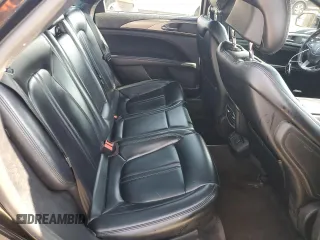 2017 Lincoln MKZ Hybrid Premiere z VIN 3LN6L5KU9HR653612, wystawiony jako Copart lot #56794905 z przebiegiem 334 855 mil mil oraz Szkoda całkowita • Salvage title. Historia ofert i sprzedaży dostępna na DreamBid. Obrazek 10.