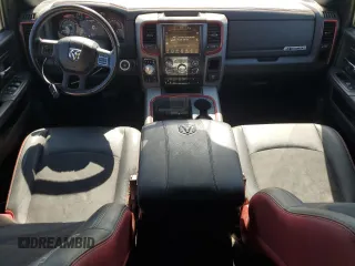 2017 Ram 1500 Rebel z VIN 1C6RR7YT4HS531035, wystawiony jako Copart lot #57652345 z przebiegiem 130 013 mil mil oraz Czysty tytuł • Clean title. Historia ofert i sprzedaży dostępna na DreamBid. Obrazek 8.