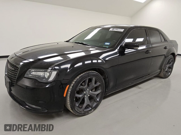 2021 Chrysler 300 with VIN 2C3CCABG8MH520182, listed as a Copart auction lot 51822095 with 123,002 mi miles and Clean Title. Bid and sale history available at carsss.com. Image 1.