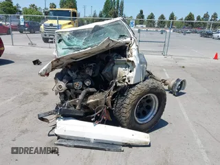 2001 Jeep Cherokee Sport z VIN 1J4FF48S11L596106, wystawiony jako IAAI lot #42213850 z przebiegiem Nie podano mil oraz . Historia ofert i sprzedaży dostępna na DreamBid. Obrazek 12.