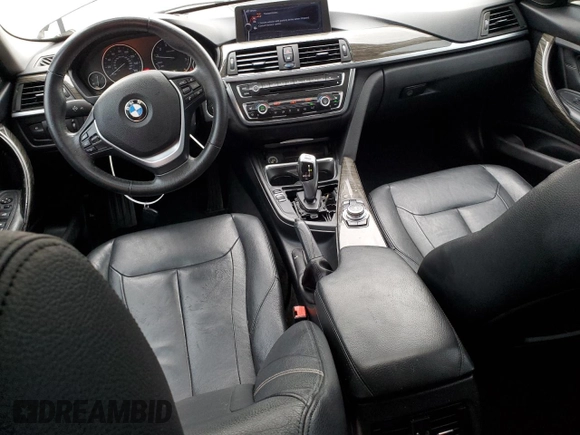 2013 BMW 3 Series 328i z VIN WBA3A5C56DF350294, wystawiony jako Copart lot #62420505 z przebiegiem 184 532 mil mil oraz Czysty tytuł • Clean title. Historia ofert i sprzedaży dostępna na DreamBid. Obrazek 8.